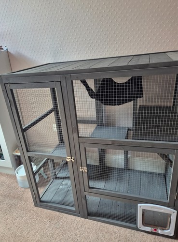 Portable cat cage