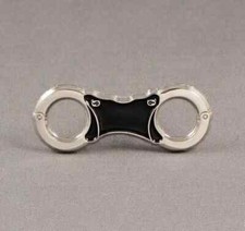 POLICE STYLE HANDCUFFS PIN BADGE