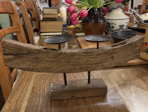 Wagon wheel candle holder