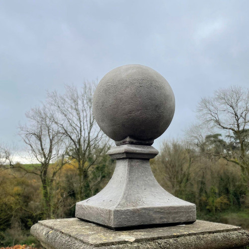 Pair stone ball - ball, finials