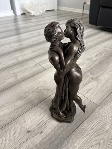 Heredities the embrace cast - heredities,