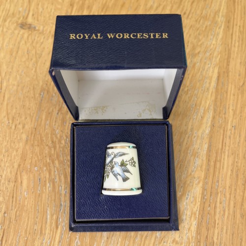 Vintage royal worcester - -,