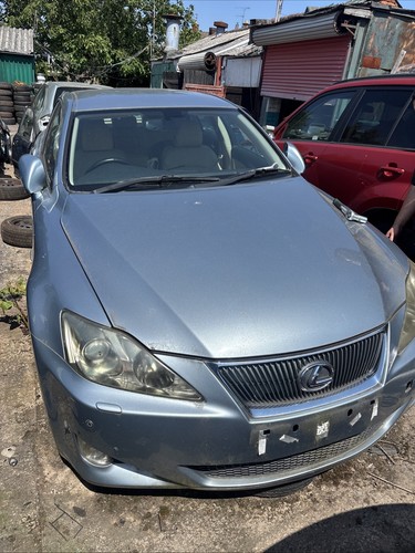 Lexus 250 front - is,