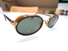 Exquisite Side Street Vintage