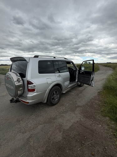 Mitsubishi shogun pajero - mitsubishi,