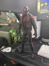 Hot Toys Spider-Man Miles