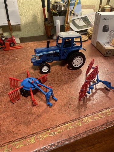 Lone star job lot tractor - x3,