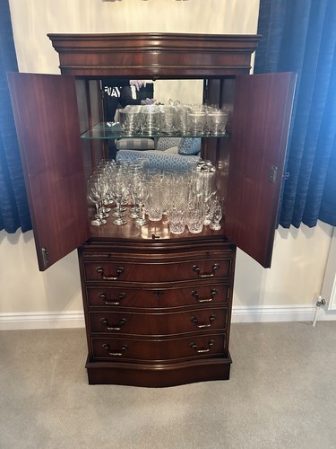 Mahogany drinks cabinet - mahogany,