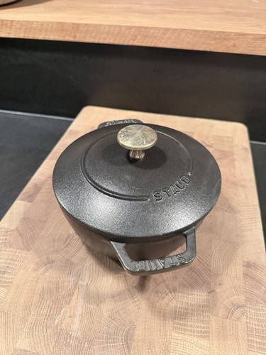 Staub cast iron pan with - iron,