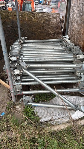 Board scaffold animals - board,