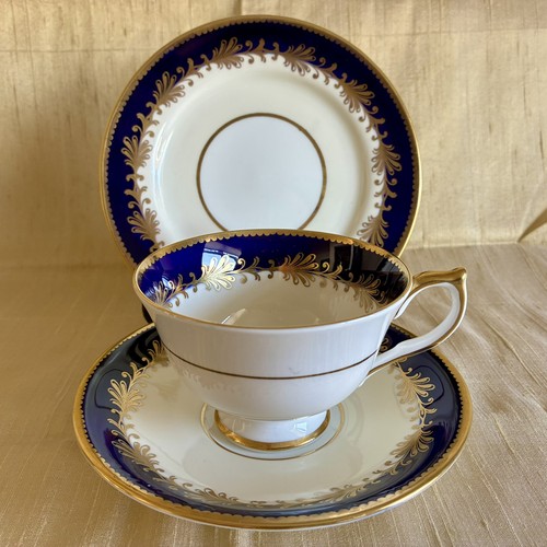 Aynsley vintage bone china - bone,
