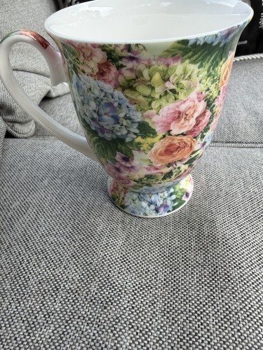 Maxwell williams footed tea - footed,