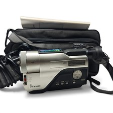 Hitachi VM-E368E Camcorder