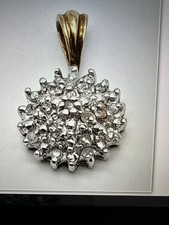 9ct Yellow Gold Dimond Cluster Pendant   16mm x 10mm, wt 1.3g,