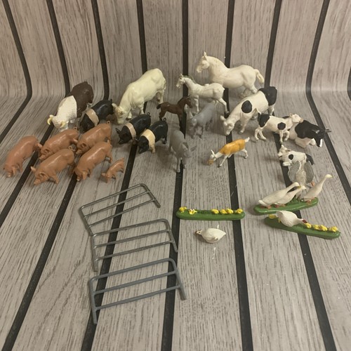 Vintage britains plastic - 1:32,