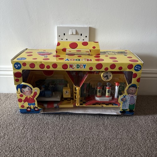 Corgi noddy sparks - sparks, garage