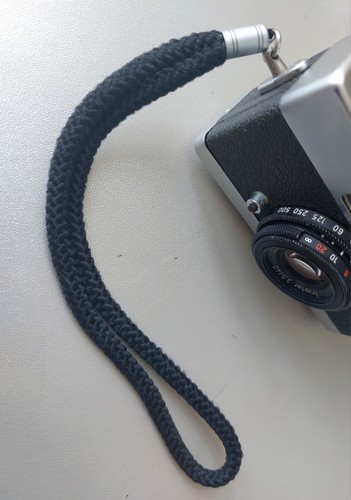 Rollei series wrist strap - wrist,