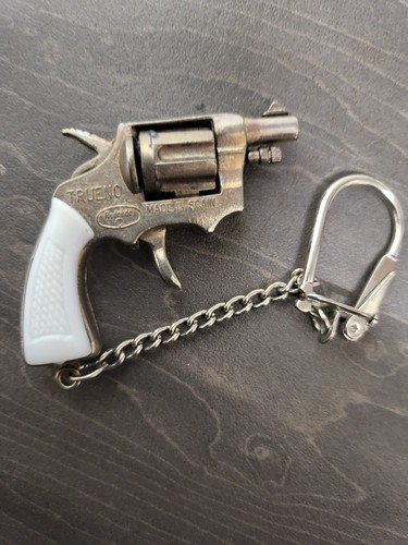 Trueno vintage gun keyring - trueno,