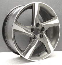 VOLVO V40 MK3 GREY R DESIGN