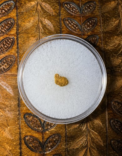 Scottish gold flake hand - gold,
