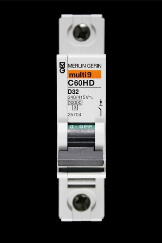 Merlin gerin amp curve - amp, d