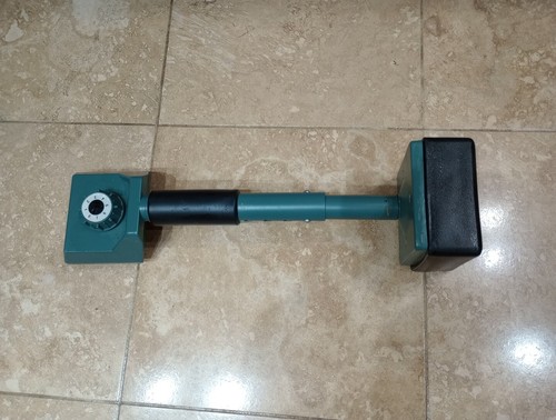 Knee knocker carpet stretcher - knee,