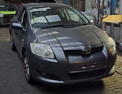 Toyota auris 5dr petrol - 5dr,