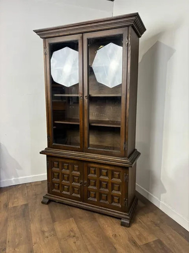 Younger oak display - ‘younger’,