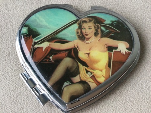 Lovely heart vintage compact - lovely,