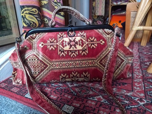 Beautiful vintage carpet bags - vintage,