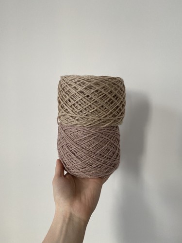 Tufting rug yarn brown - -,