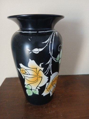 Shelley vase yellow - roses, on