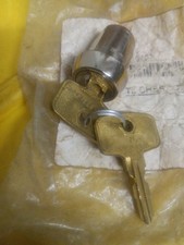 SNAP ON KEY LOCK CYLINDER WITH