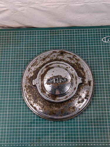 Jaguar chromed wheel hub - 2,