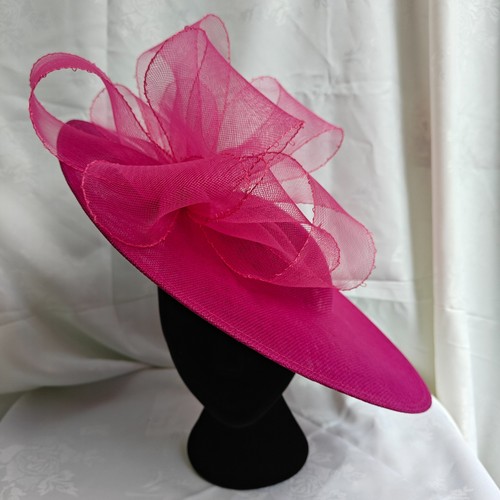 Dark pink flower wide brim - dark,