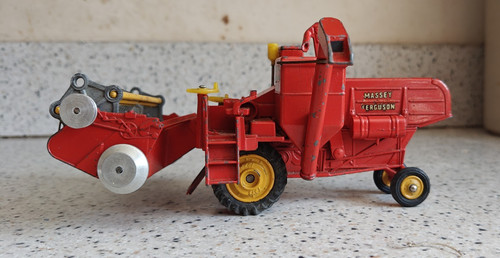 Corgi massey ferguson combine - massey,