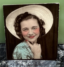 Vintage Photobooth Photo Beautiful Young Woman Fantastic Hat 1930s Nicely Tinted