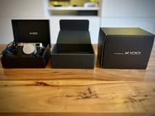 🌺  🐝     [ MINT in Original Box] Fujifilm FinePix X100 12.3MP Digital Camera.