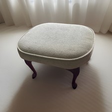 Light green upholstered - light,