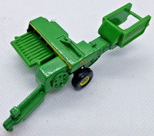 ERTL 1.64 John Deere 338 Baler 