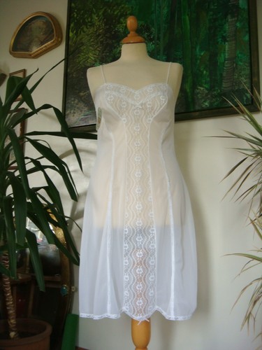 Vintage bnwt rehl lingerie - bnwt,