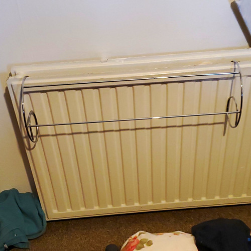 Chrome metal hanging radiator - chrome,