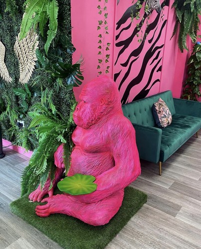 Life size gorilla - life,