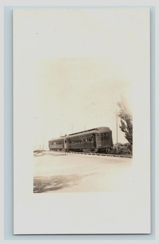 Trolley train 409 snap shop - train,
