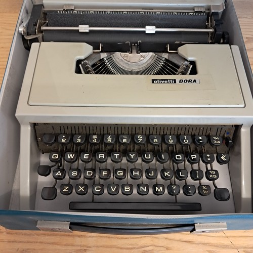 Vintage olivetti dora portable - vintage,