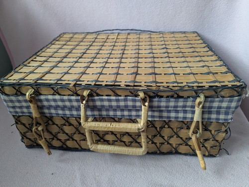 Vintage traditional wicker - traditional,