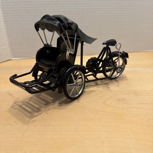 Vietnamese street peddle - peddle, cart