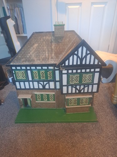 Tudor style dolls - style,