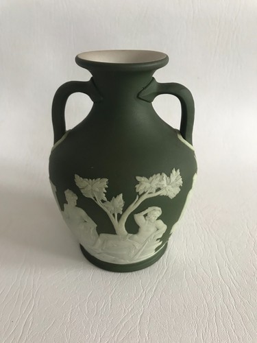 Wedgwood olive green jasper - green,