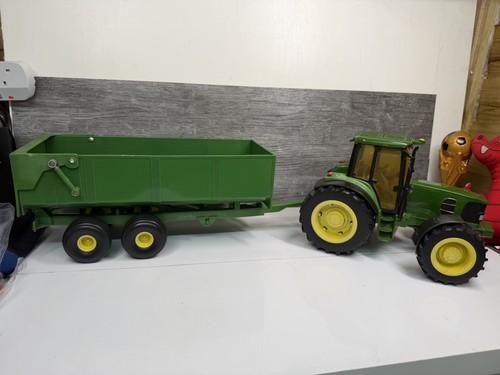 Britains scale john deere - 1:16,